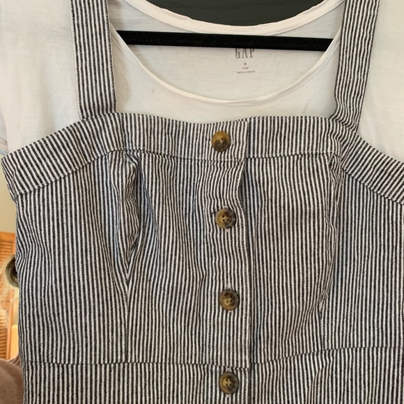 Dress - Picture 2 of 5